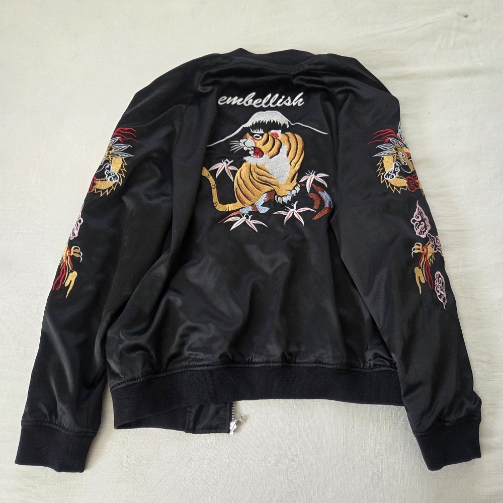 Japan Vintage Look Black Embroidered Tiger Jacket Embellish XL Reversible Satin